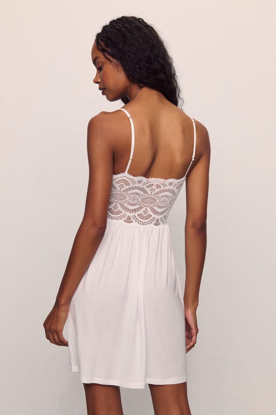 Model is wearing Mariana TENCEL™ Modal Chemise in White