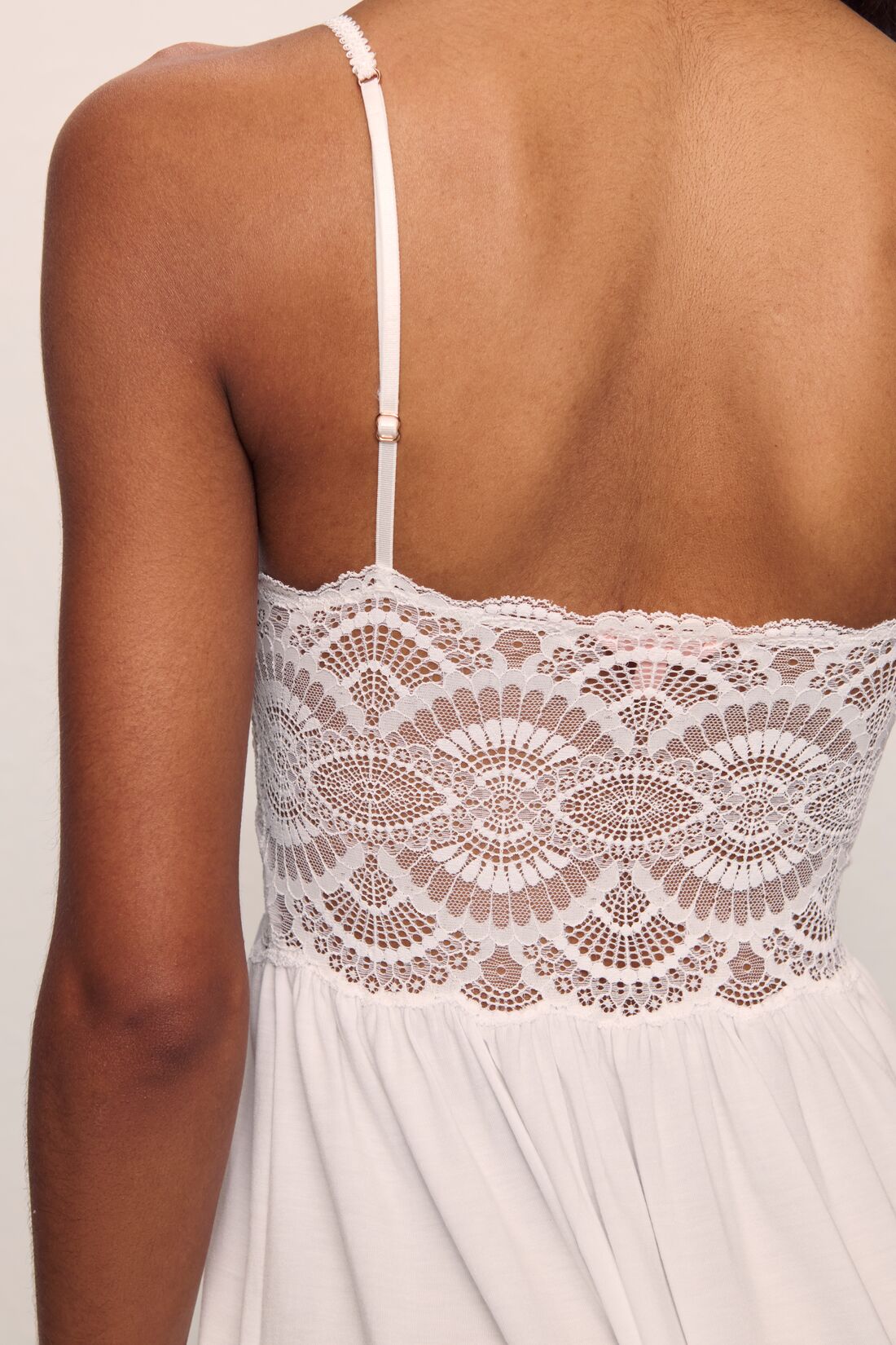 Model is wearing Mariana TENCEL™ Modal Chemise in White