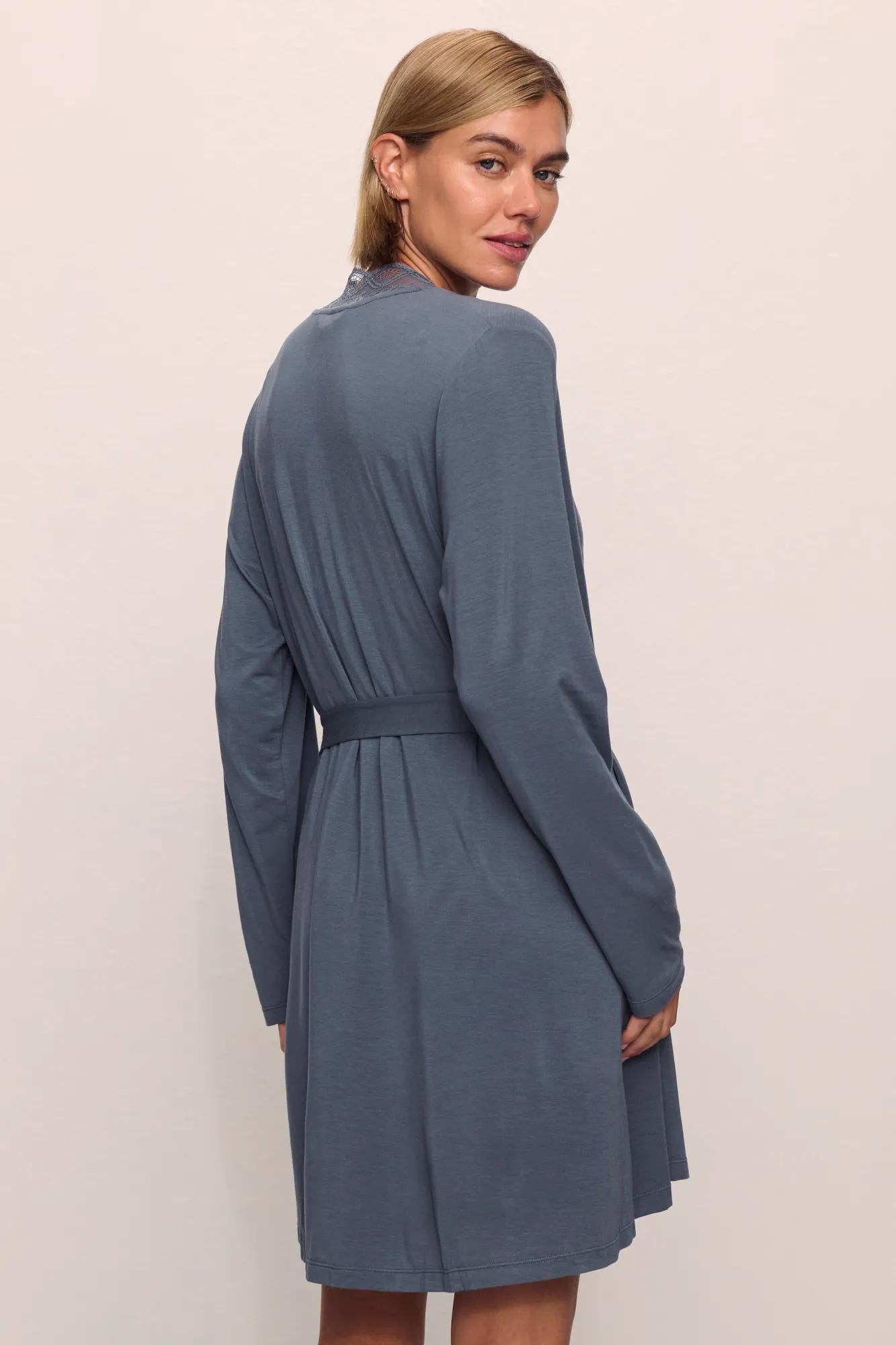 Model is wearing Georgina TENCEL™ Modal Robe in  Peppercorn