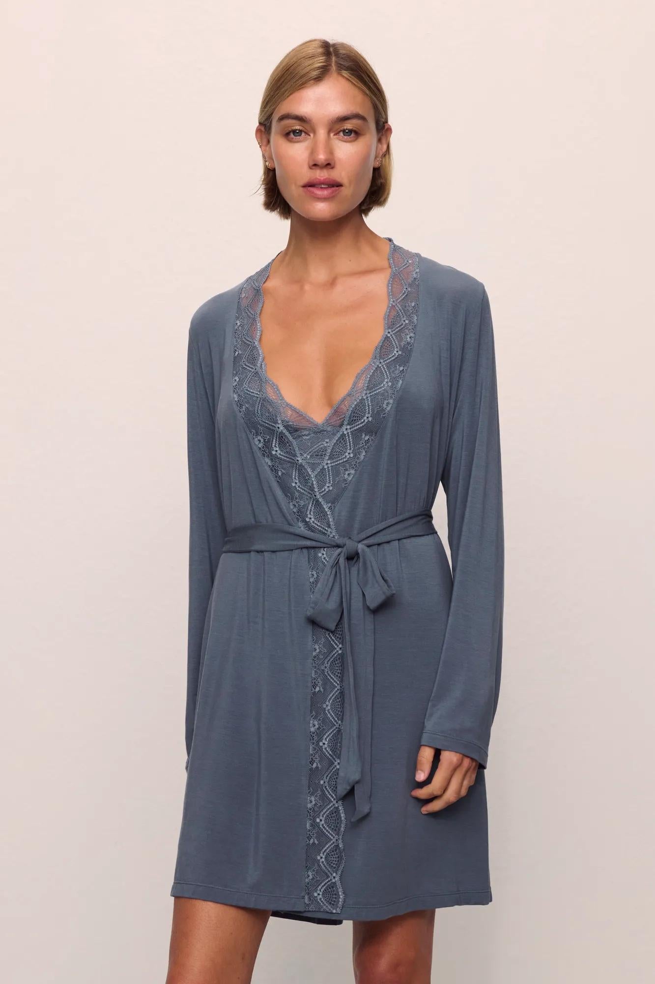 Model is wearing Georgina TENCEL™ Modal Robe in  Peppercorn