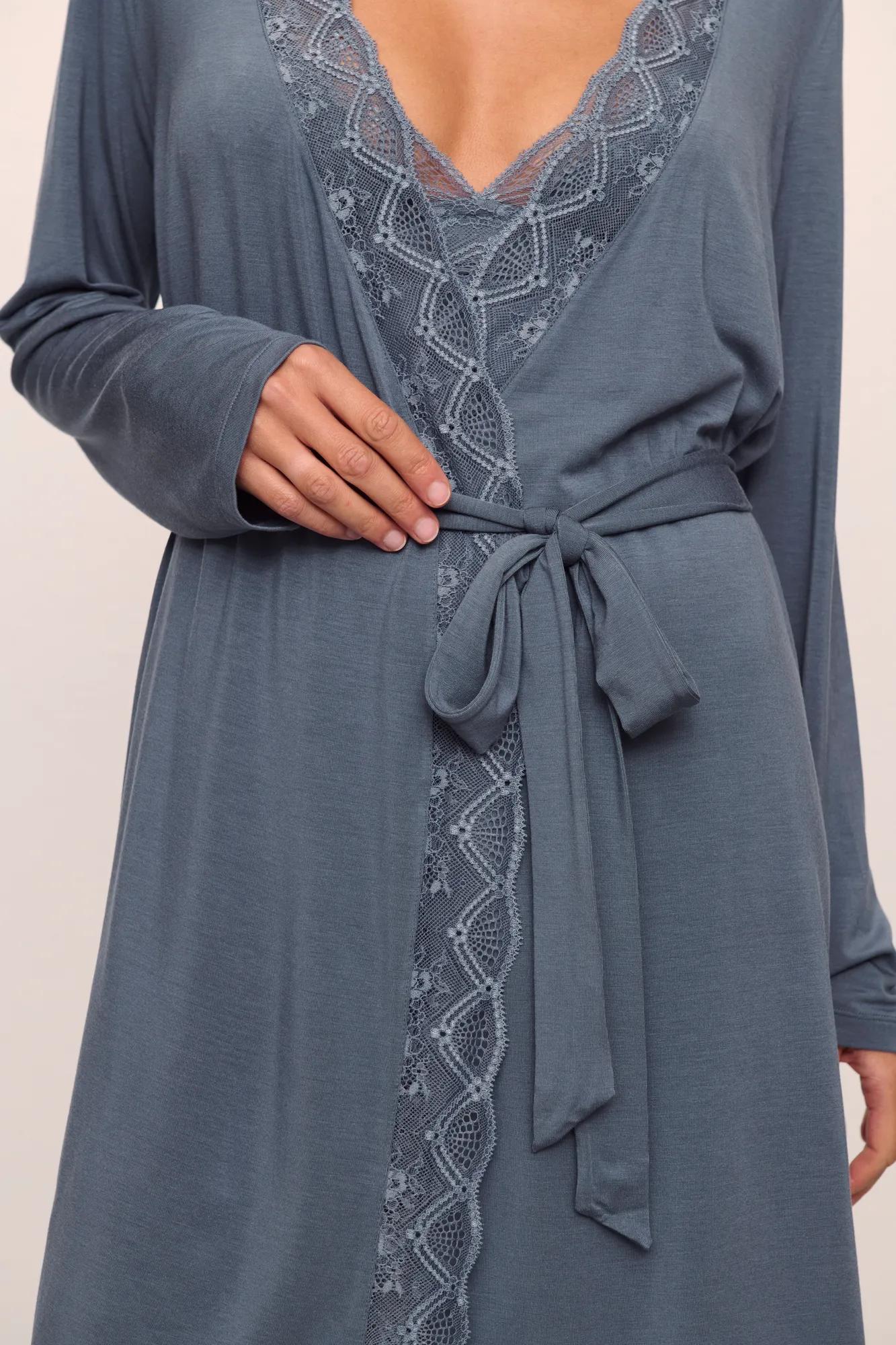 Model is wearing Georgina TENCEL™ Modal Robe in  Peppercorn